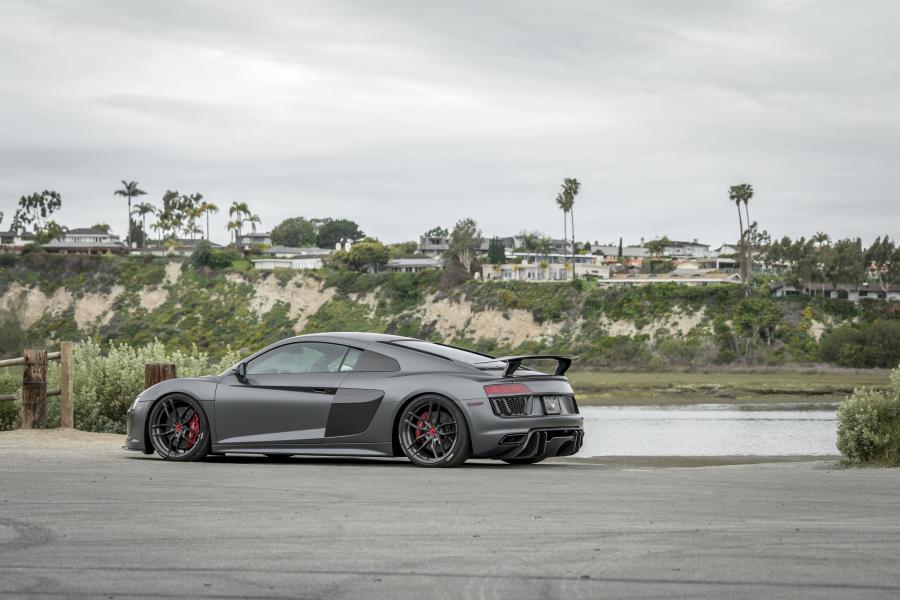  Audi R8 VRS by Vorsteiner 2017 года  (фото 13 из 31)